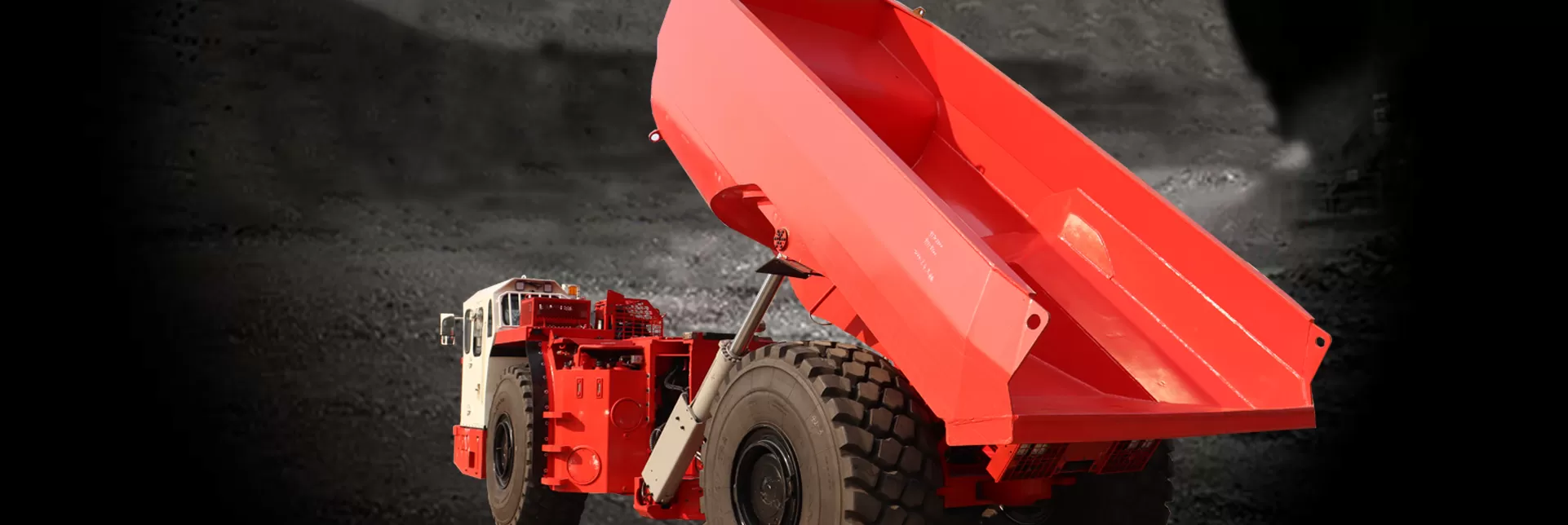 El Camión Subterráneo FUK-42 Redefine la Eficiencia en el Transporte Minero