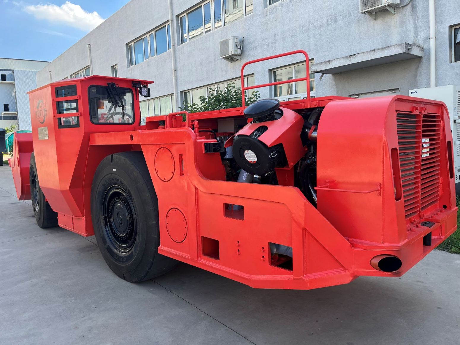 Scooptram Subterráneo FKWJ-3, Equipo Eficiente para Minas Pequeñas y Medianas