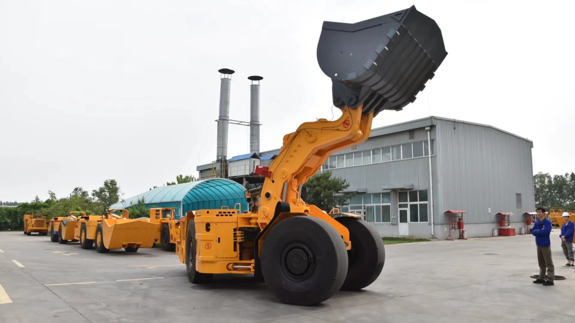Cargadora subterránea FKWJ-4 de 4m³, con capacidad de carga de 10 toneladas para minería de roca dura